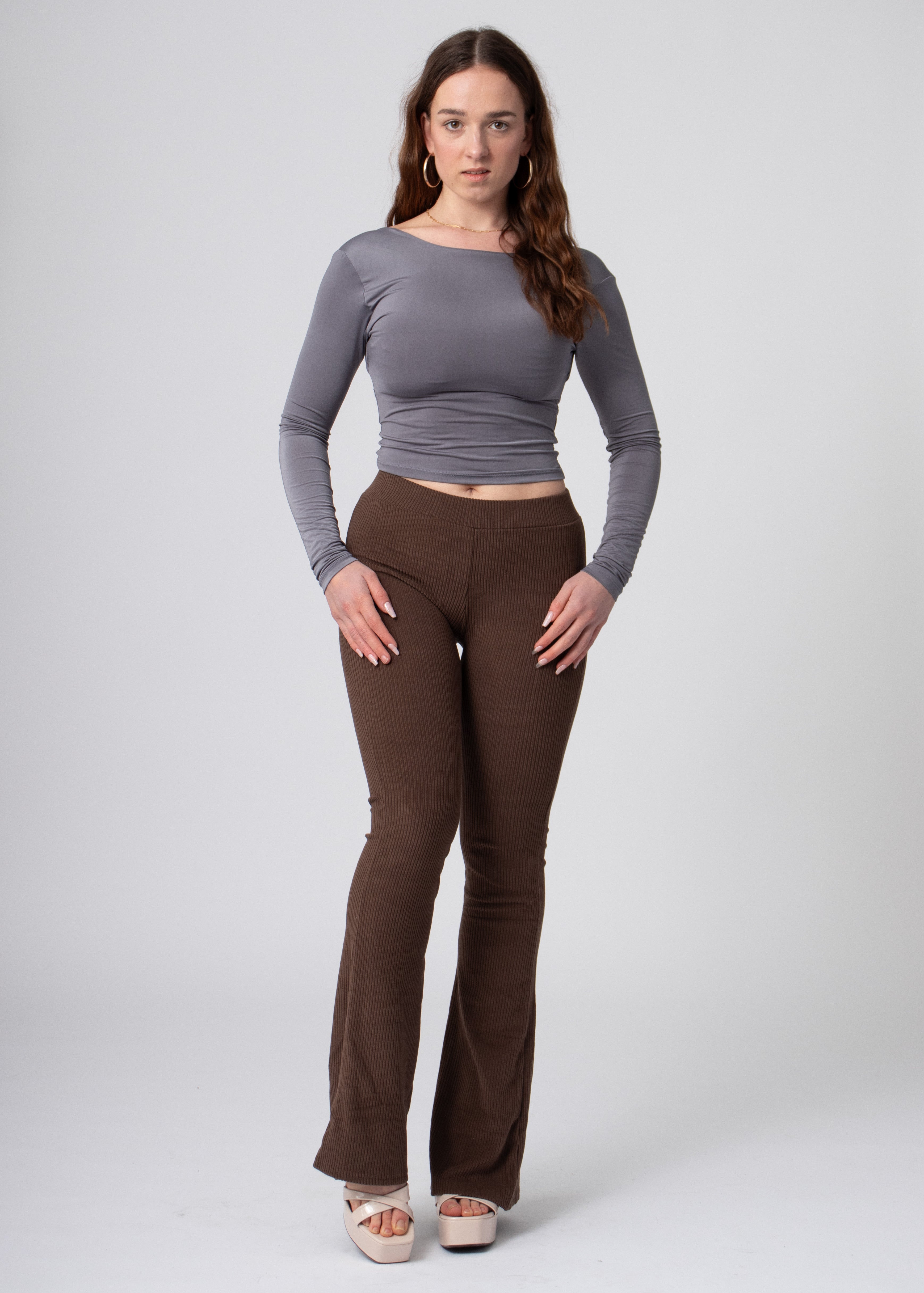 geribbelde stretch flared broek bruin