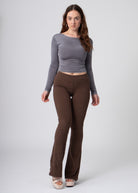 geribbelde stretch flared broek bruin