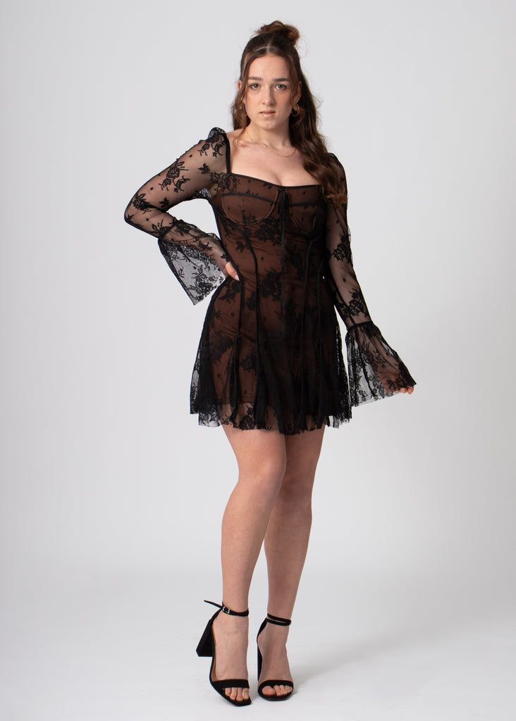 Zwarte kanten korset jurk met lange mouwen, romantisch en elegante stijl.